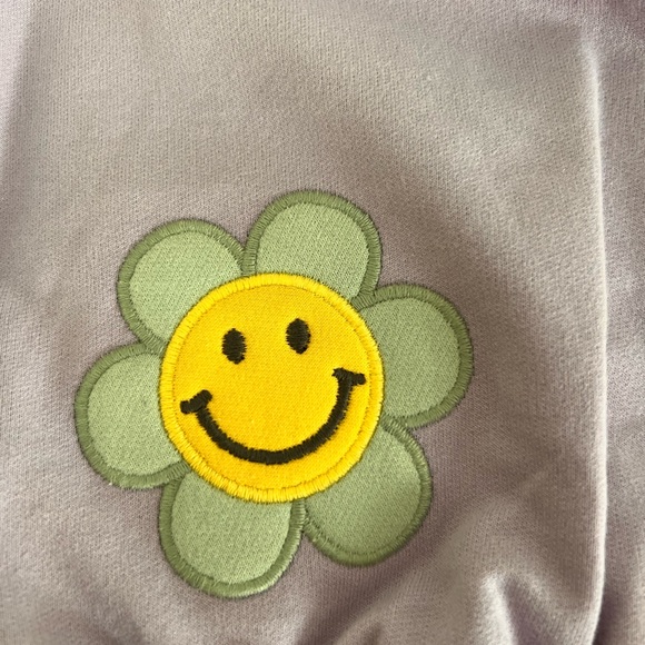 Unleash Your Playful Side with Our Flower Power 2 Pcs Trucksuit Set! - Picture 3 of 6